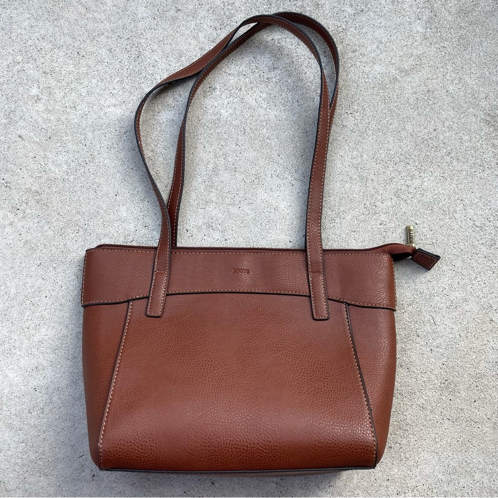 ROOTS Brown Leather zip tote bag
